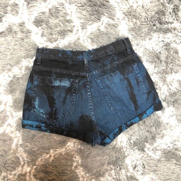 LF CARMAR Distressed Shorts - Picture 4 of 4